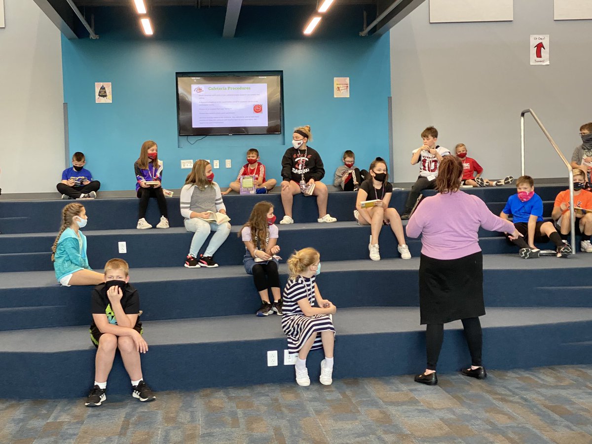 THeino's tweet photo. Love our extra teaching/learning space @MLMSmuskies library! @MuskegoNorwaySc https://t.co/H6EsFOTwP7