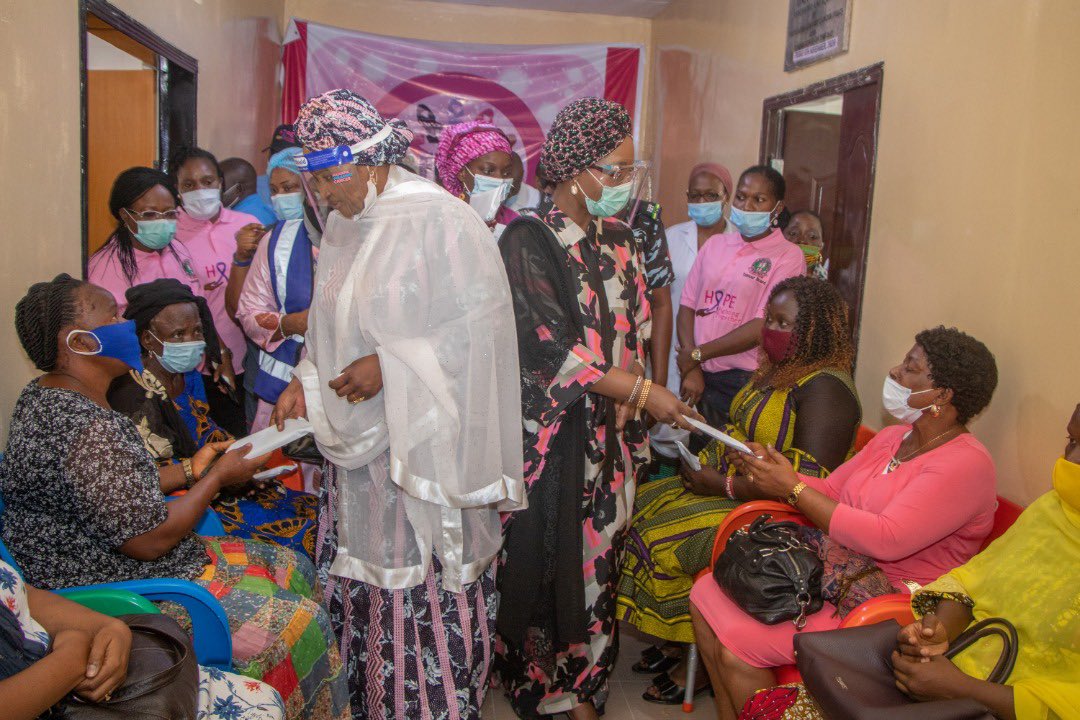 DrZSB's tweet photo. First Ladies against Cancer @FlacNigeria  today commissioned a new renovated and equipped oncology ward @UATHospital, Abuja. We hope to replicate the project in all states so cancer patients can have an easier hospital stay. #givingback #bridge #health #inequity @Fmohnigeria https://t.co/1W4XYOmIYC