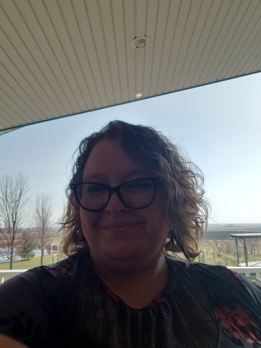 warren_witch's tweet photo. Sorry I've been so quiet my loves. School &amp; caring for my grandparents has been exhausting &amp; now I'm searching for a new place to live because of a breakup. Upside? Im effing cute &amp; planning a ren fest for the place i work for next fall!!! https://t.co/GhCO2o8R3I