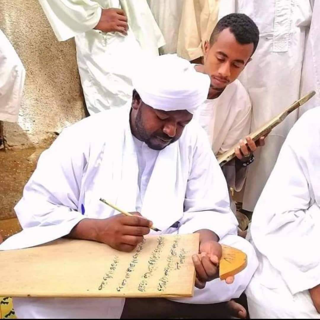 Dr_AbdHayYousif's tweet photo. 1/ رحم الله الشيخ نورين ورفاقه الميامين، وجعلهم من أصحاب اليمين، ولعلهم داخلون ب��ذن الله في البشارة النبوية (فيقول القرآن: رب منعته النوم بالليل فشفعني) https://t.co/xIM2T3Pi7U