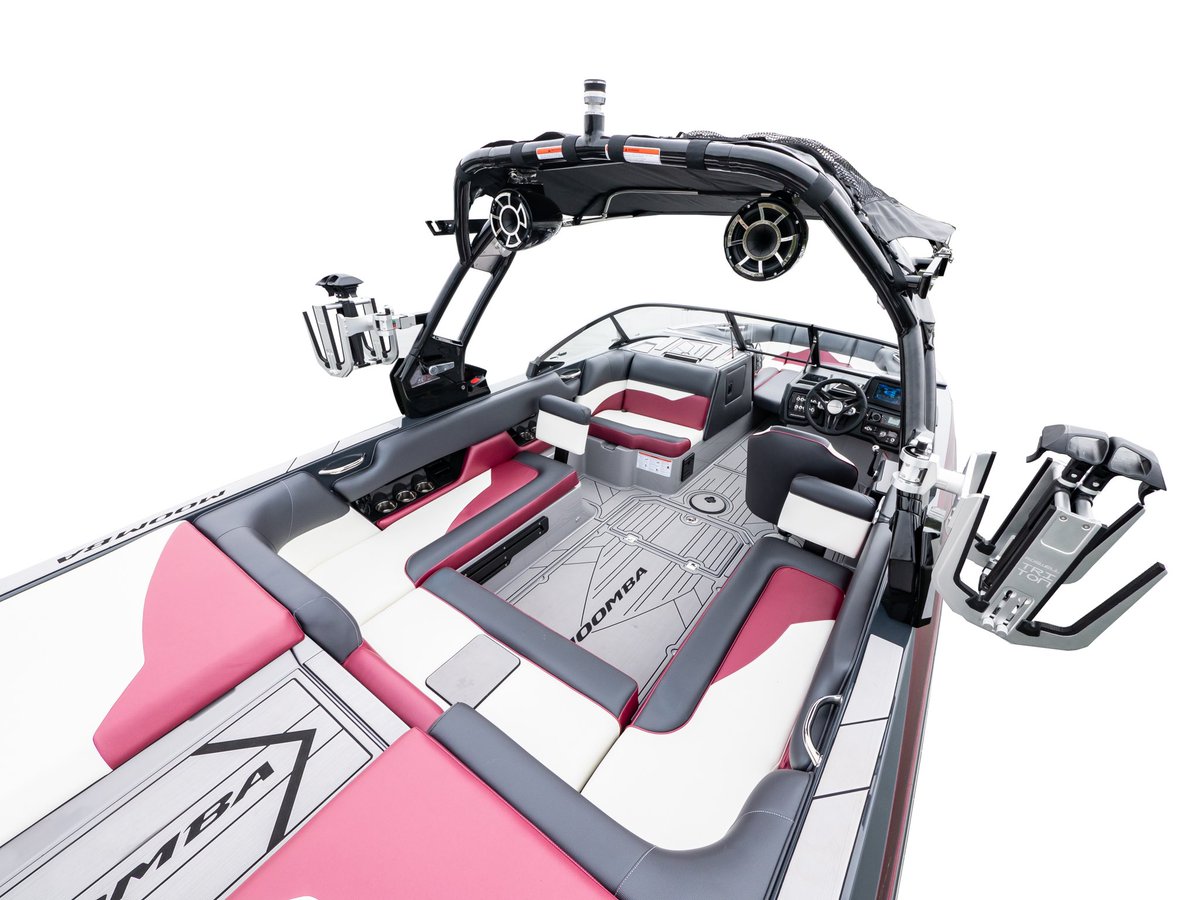 A closer look at the all-new Mojo 👀 learn more about the features, standards and options at moomba.com/models/mojo #moombamojo #moombaboats #noworries #realfun