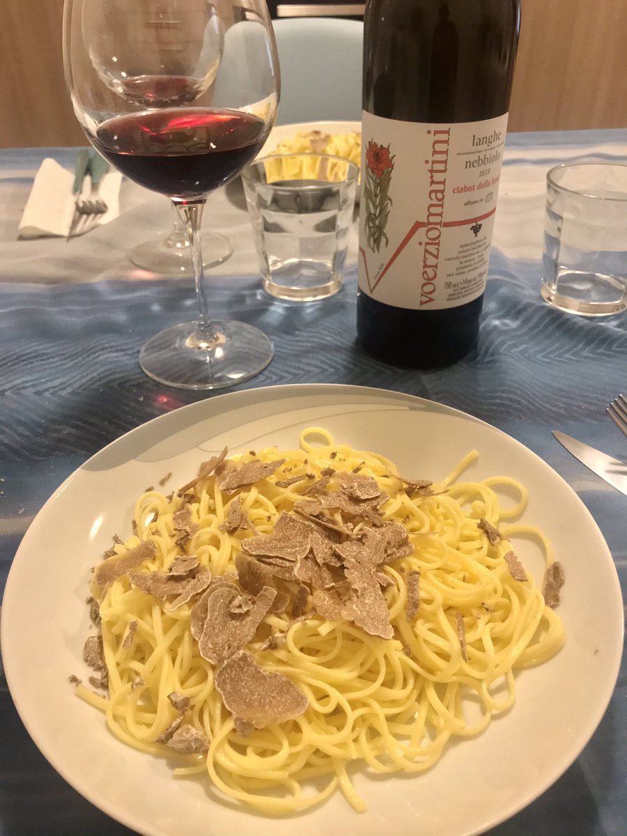 Poteva iniziare peggio il #lockdown 🍷🥔

#Langhe #Tartufo #Nebbiolo