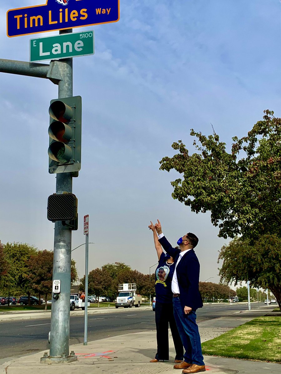 It’s a done deal!  Tim Liles Way will greet you at the gate everyday. <a href="/nikabvong/">Nika ♡</a>  <a href="/LuisCha70215912/">Luis Chavez</a> <a href="/DavisTrustee/">V D Sunnyside Trustee an unincorporated assoc</a> <a href="/fresnounified/">Fresno Unified</a> #OnlyatSunnysidehs #TeamLiles