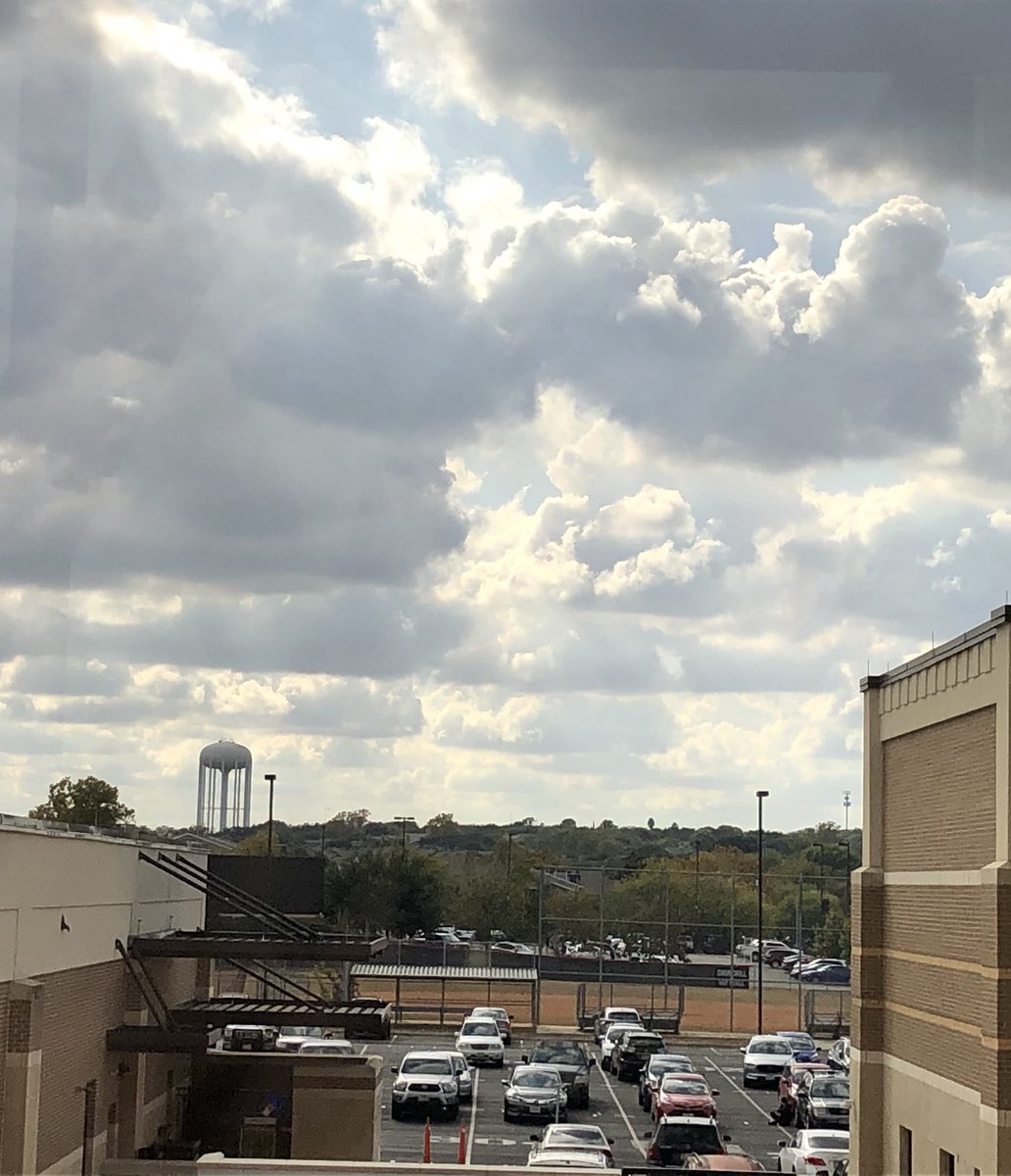 Happy Friday, Chargers!  ❤️🦁❤️Love views on our campus @JaeleenCastro @sachurchill <a href="/churchillpta/">WC PTA</a>