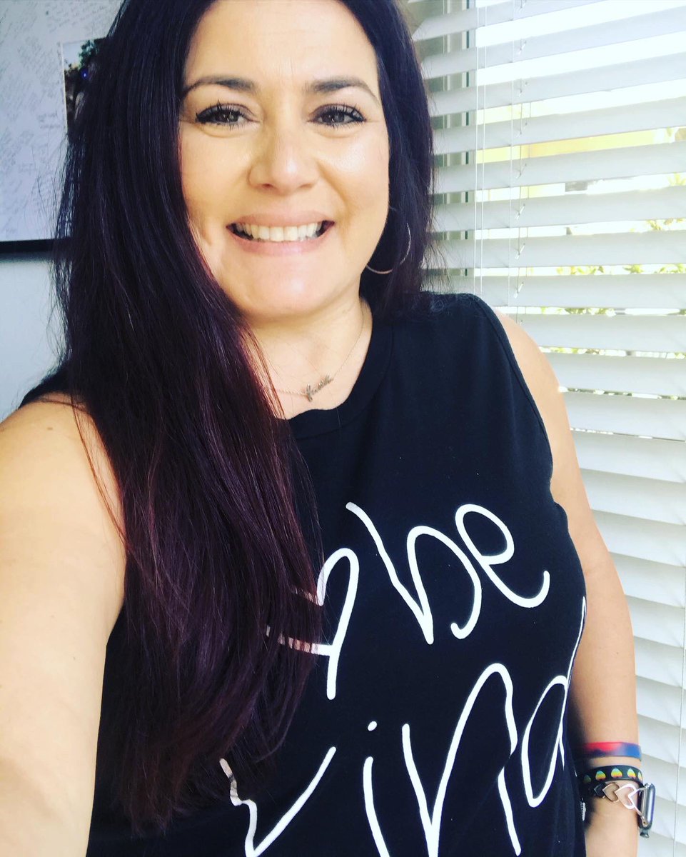 CoronaMrs's tweet photo. Day 6 of Kindness Acts. Naturally had to wear one of my “Be Kind” shirts. We got this Navigators!!! Go DATA!!! #togetherWEnavigate #navigatorpride @DeAnza_Academy https://t.co/DnZRgOCtRz