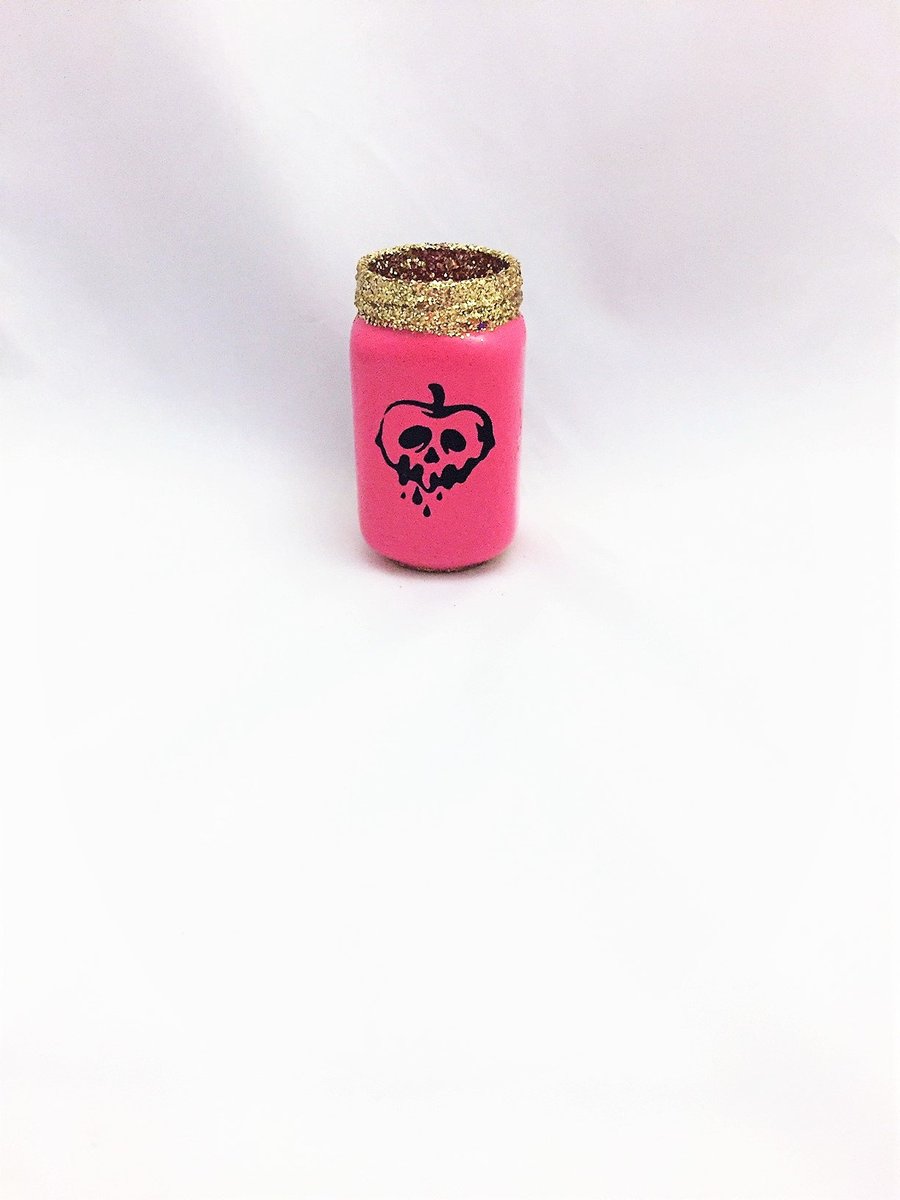 Pink Poison makeup brush holder tuppu.net/c7fb6a39  #VanityOrganization