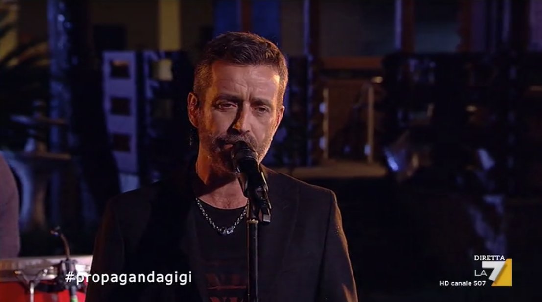 ToreH8's tweet photo. A #DanieleSilvestri gli occhi, please... #propagandagigi #propagandalive #GigiProietti #testardo https://t.co/rFNJrZIx5v