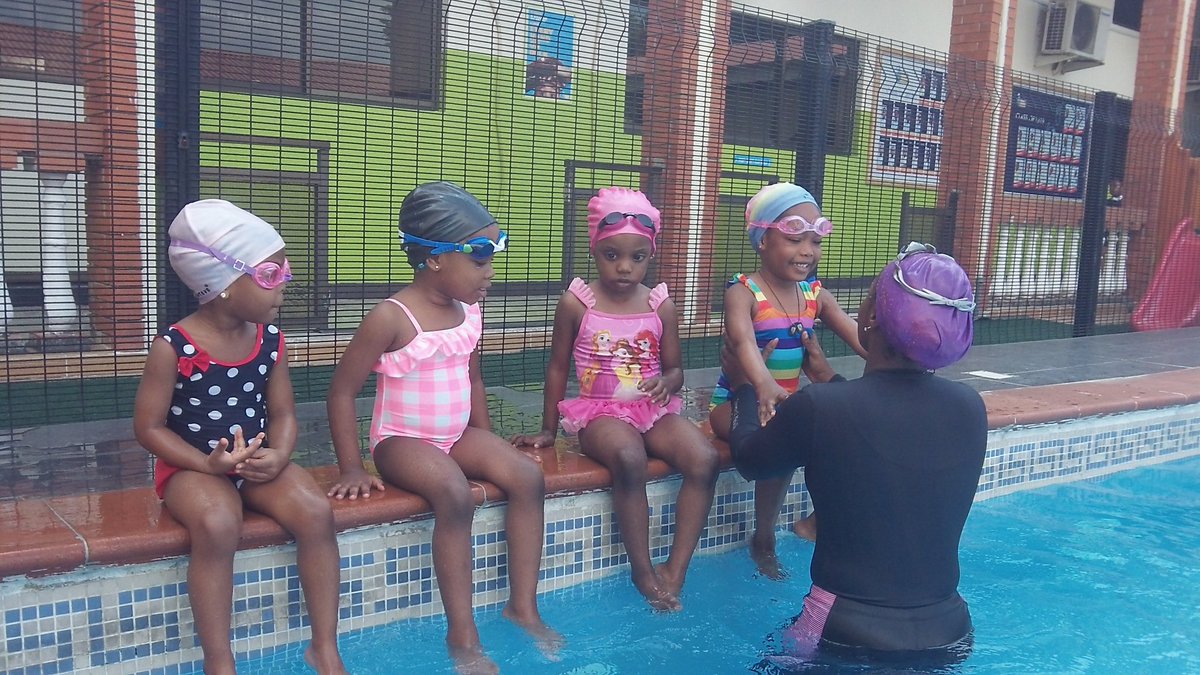 Swimminguru's tweet photo. @Auntyadaa Am a swimming instructor.. I teach people of all ages Both Male and Female https://t.co/XVoHzcperi