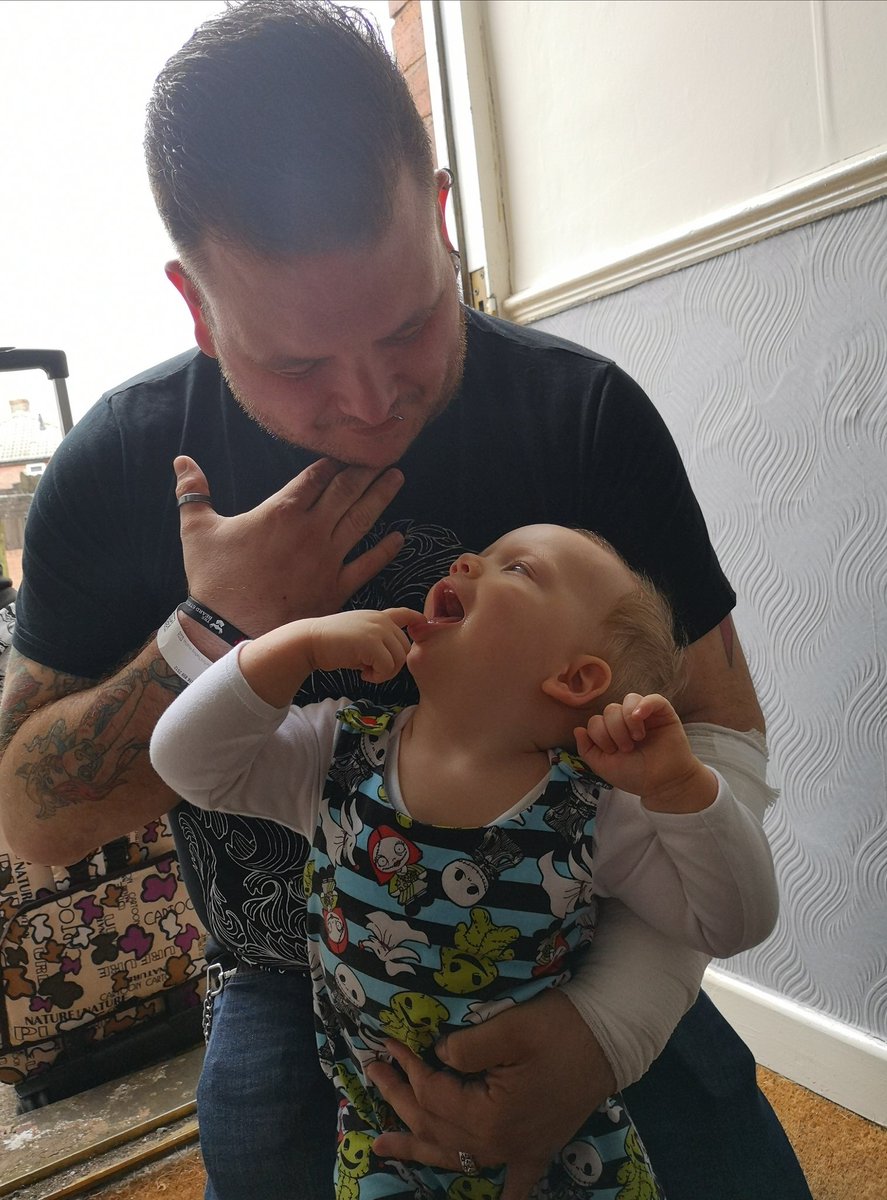 Tattooed_Red's tweet photo. @JeffreeStar
One day at a time but he's still really poorly, they diagnosed and caught the stage 3 oral cancer in time so that he will get a little longer with his son (the day he got out of hospital)
Trying my best to keep us afloat and set up my business
https://t.co/MiAR1yNTUR https://t.co/6XNOqxMNla