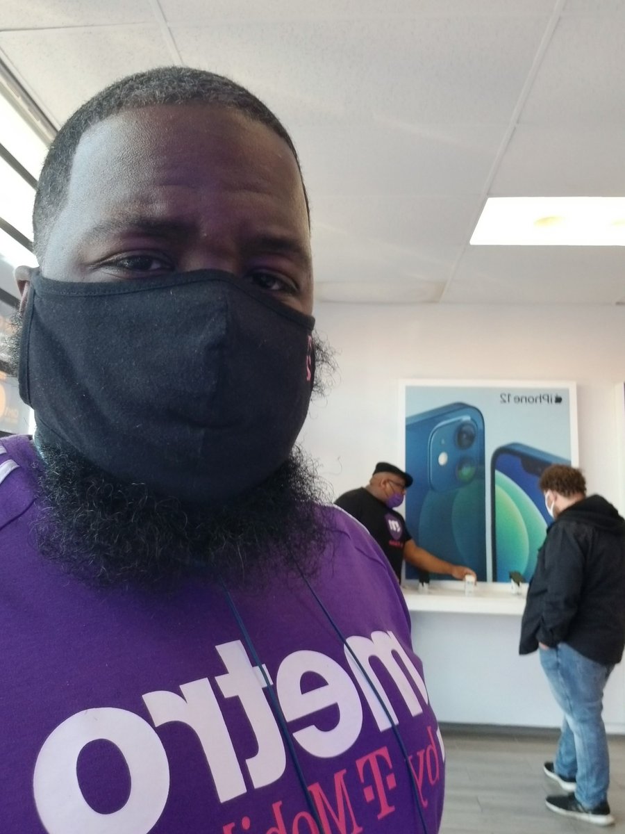 ItsMeWarrenG216's tweet photo. @Markwinsallday is doing is usual, laying the game down for the team at Airport Highway. Thanks for all you, Sir! You help make this team roll!
#grateful #GreatLakesRocks #OhioNorth #FridayMotivation #FirstAndFast https://t.co/8PKRIRip6A