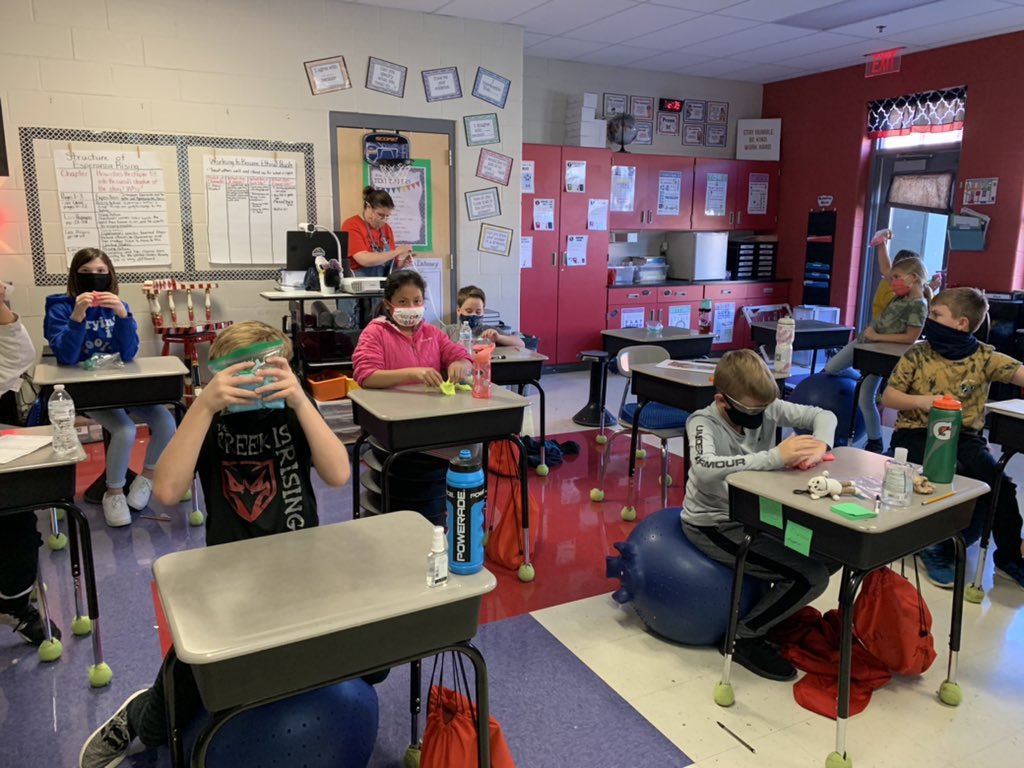 MrsLane5th's tweet photo. Combining our knowledge of fractions and physical/chemical changes to make slime today #makinglearningfun #crosscurricularfun #creeklife https://t.co/T2BgdQrvcD