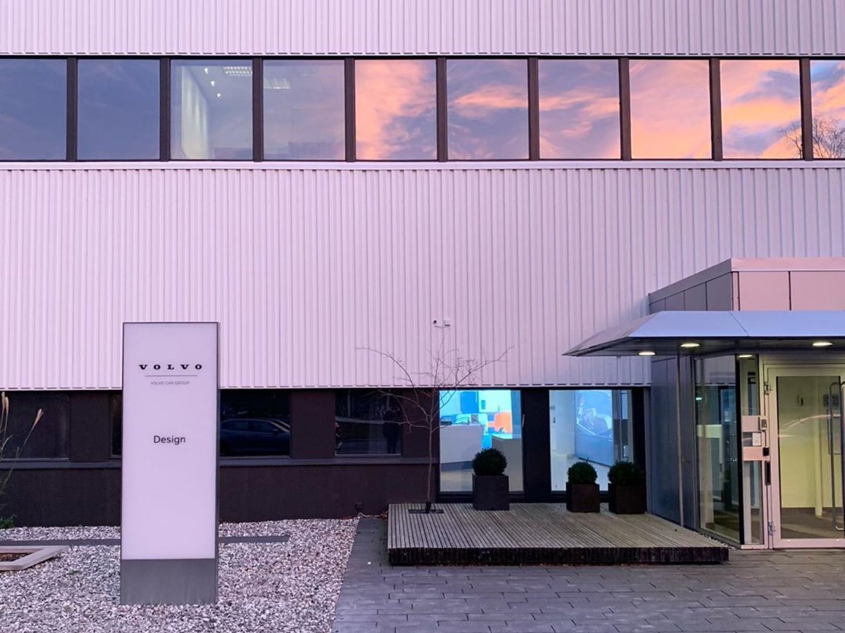 formtrends's tweet photo. Take a look inside #Volvo’s design studio and design process >> https://t.co/sdUbhHXgWQ https://t.co/u6m2xfWhDn
