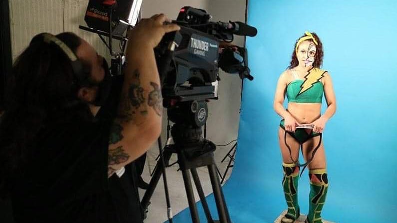 unitedwrestling's tweet photo. 🎥 For this week’s #GettingOver feature, in which we thank our talented and tireless crew, we point the spotlight at Shayne Tellian, camera operator for #PrimeTimeLive, @CWFHollywood and @cwfaz! 

1/2 https://t.co/BHZtlSuiJV