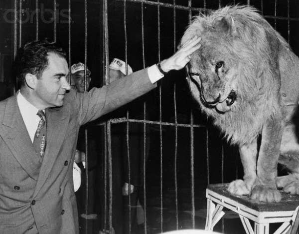Logo_Daedalus's tweet photo. There are an endless trove of amazing Nixon pics https://t.co/gS5c9xuXEO