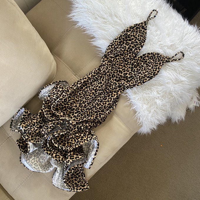 More items listed on my Poshmark💗some for just $5✨ https://t.co/U1XYBMIQUX https://t.co/t6v34fyREa