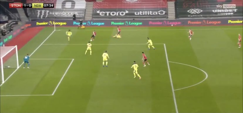 Inthetechnical1's tweet photo. Always ask why so many teams who play a back 3 concede goals like this!
For me 3 CB’s = lazy defending with expectations that someone else will do it!
Counter argument- could be easier tor build up play?
Adams does well with finish!
#backthree #SOUNEW @SouthamptonFC @NUFC https://t.co/kIIipn6moZ