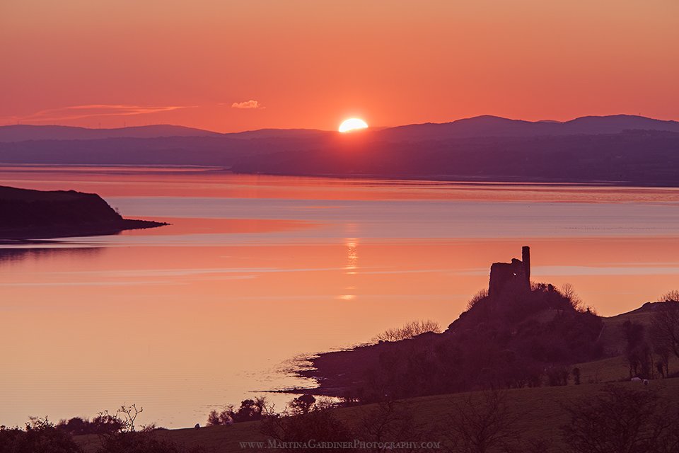 martinagardiner's tweet photo. Finally, a beautiful end of day. I give you the view over Lough Swilly and Inch Castle this evening #InchIsland #Donegal https://t.co/a6NpeBVwnH