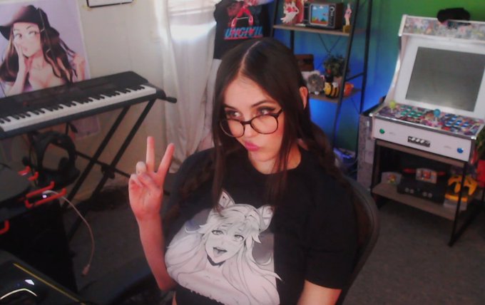 you + me, check out new ✨OLYMPUS✨map on #ApexLegends @EA_Australia RIGHT NOW https://t.co/d4mxo3Ehpa<a href="/tag/apexlegends"class="tags">#ApexLegends</a><a href="/tag/sponsored"class="tags"><span>#sponsored</span></a>