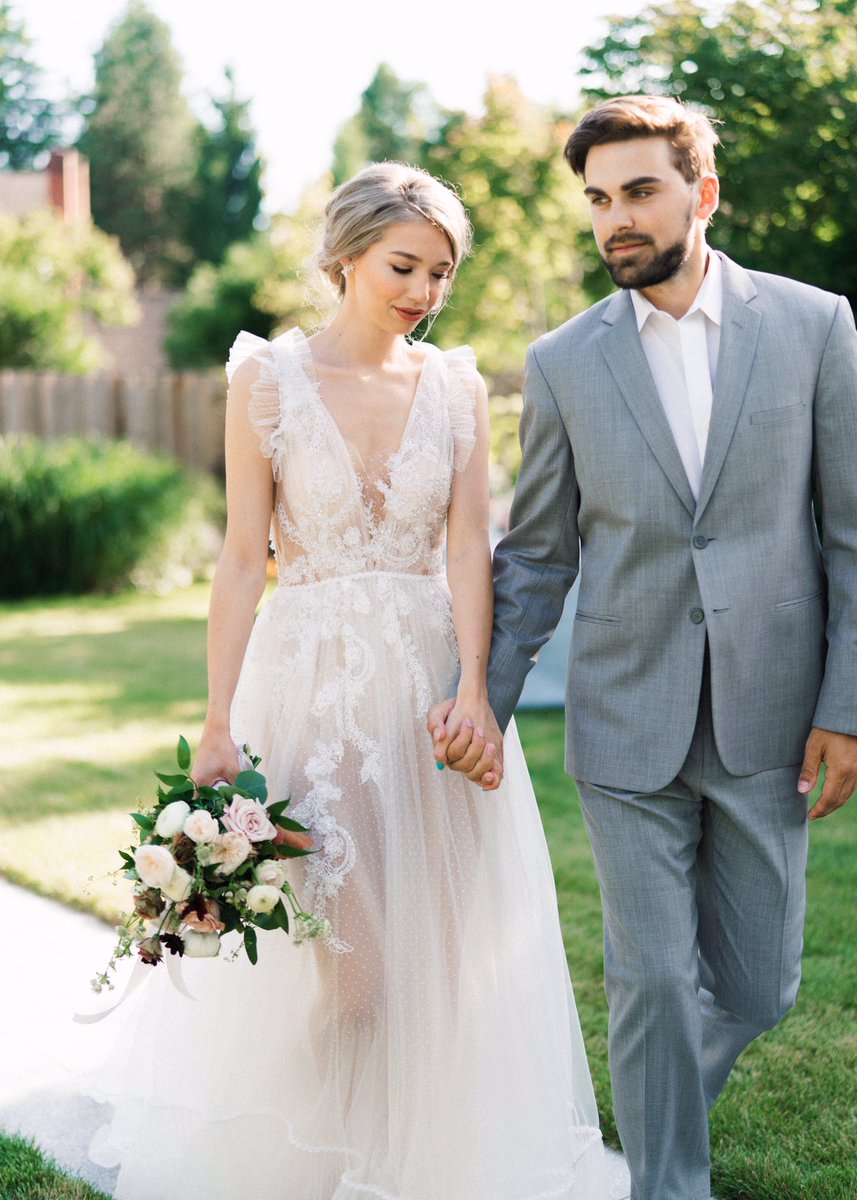 bridalannylin's tweet photo. October has gone. Hello November.☀️🍂
Times are hard, but you can still show your support by doing a few little things, it will means the world and make a huge difference.💖🍹
Wedding Gown @ClaraBridal 
#weddingplanner #intimatewedding #bohobride #shesaidyes #bridesmagazine https://t.co/M8OL5NJ2fN