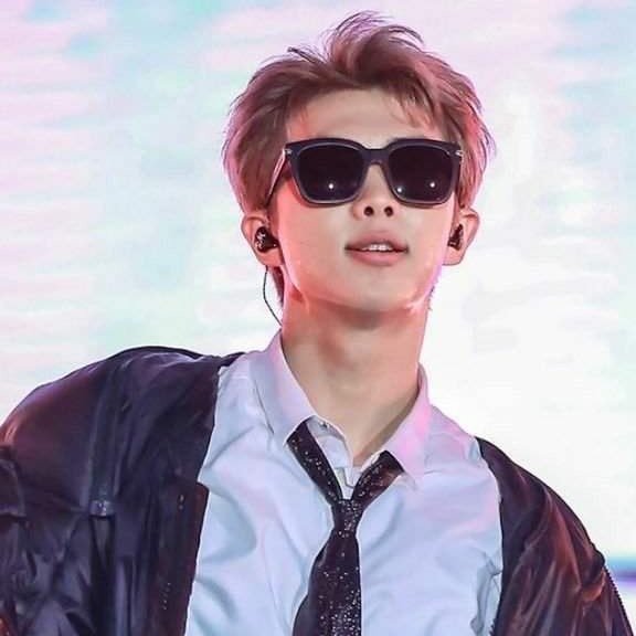 aaarmyarmy1's tweet image. Hue hue 😎