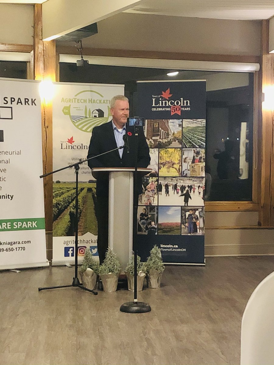 PaulJMacPherson's tweet photo. Pleased to help open the AgriTech Hackathon. 55 teams from over 20 countries working virtually in teams to solve agricultural challenges. Proud of ⁦@TownofLincolnON⁩ and ⁦@SparkLincoln⁩ partnering together to drive innovation. ⁦@AgritechH⁩ https://t.co/HQa3lGrBgz