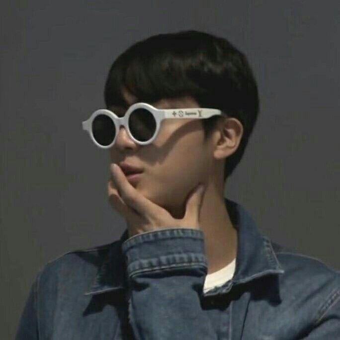 aaarmyarmy1's tweet image. Hue hue 😎