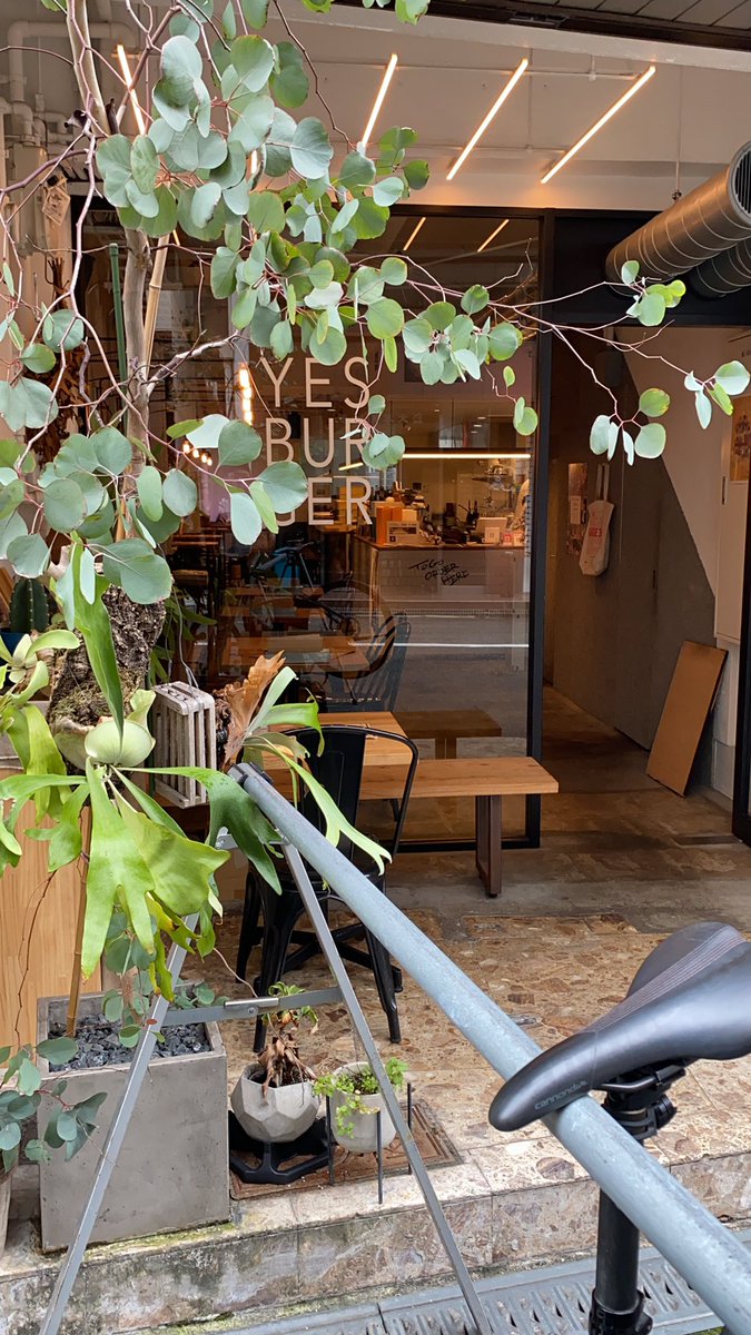 gonshi5963's tweet photo. 11:00 OPENですー。
☔️/☁️ですがお待ちしておりますー。

#yesburger
#雨時々曇
#22時までOPENしてますー https://t.co/K027R1tGiz