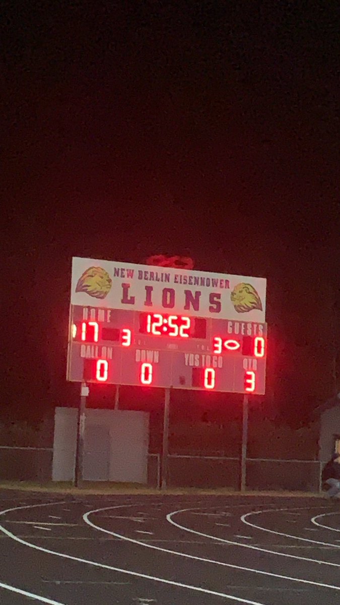 TheNorseCode's tweet photo. With 37 seconds left in the half, Ike goes on a 2 play drive starting deep in their own territory that ended in a 33 yard pass touchdown. Ike leads at the half 17-0 https://t.co/4OqLjTJV6l