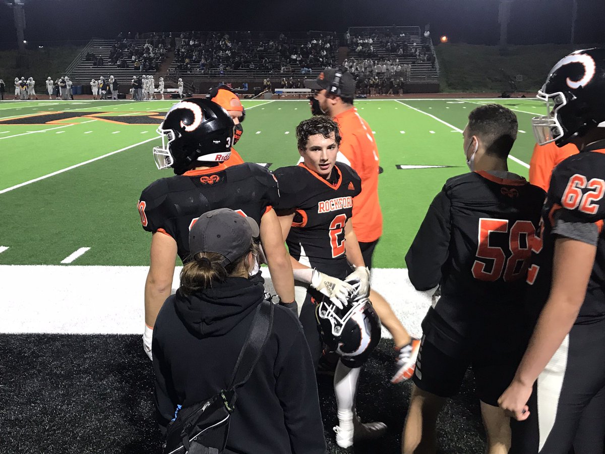 FOX17Blitz's tweet photo. Rockford running back Ethan Nash hits Brock Holwerda with a 1-yard jump pass.

Rockford 35, Hudsonville 7
5:08 | 4th Quarter https://t.co/jcEDAeL4Xs