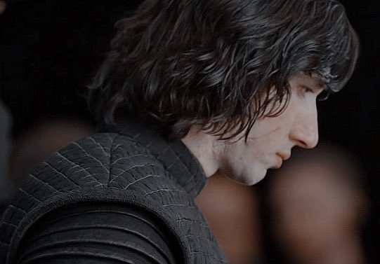 requiemforasolo's tweet photo. put some respect on helmetless kylo ren’s name ✨ https://t.co/i0d7UPSht5