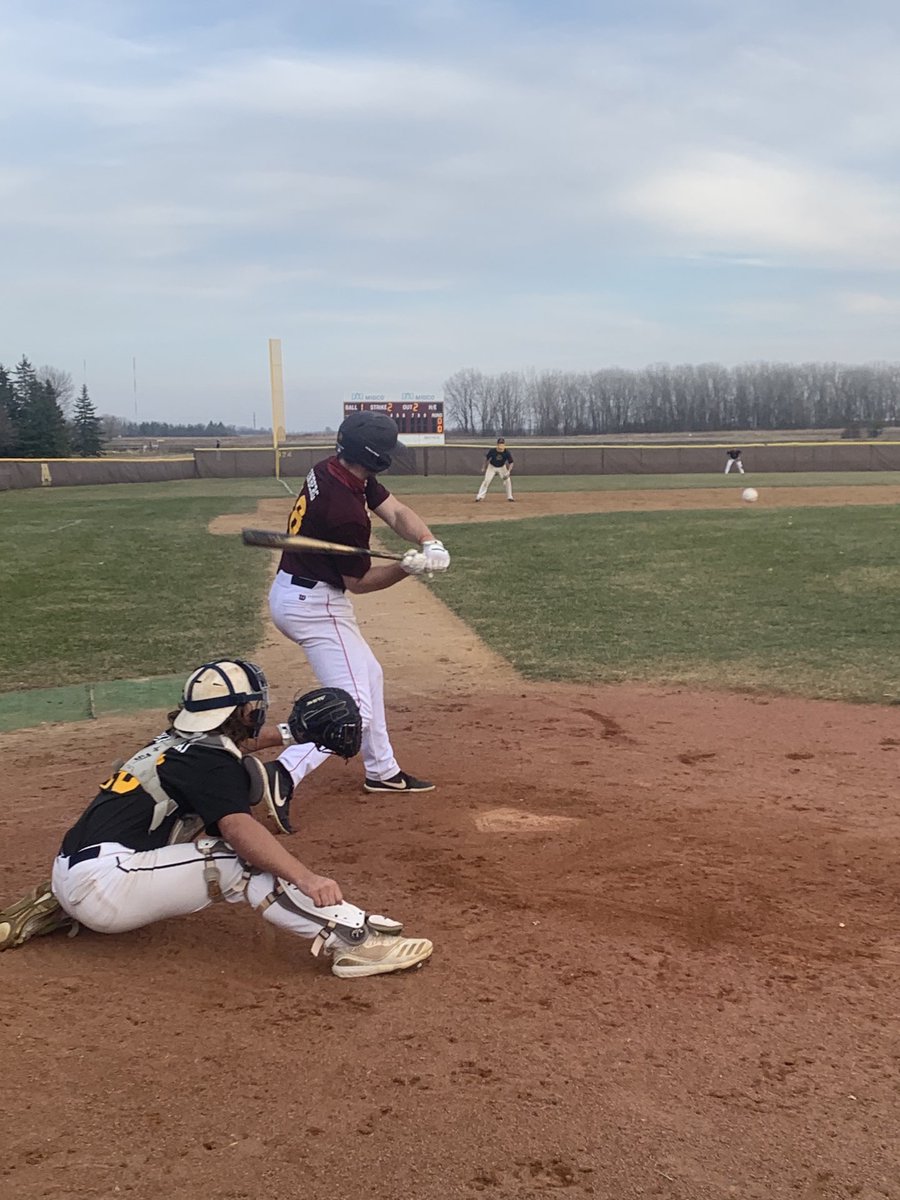 UMCBaseball's tweet photo. Not a bad day of outdoor practice on November 6. https://t.co/cl2LKwfLjo