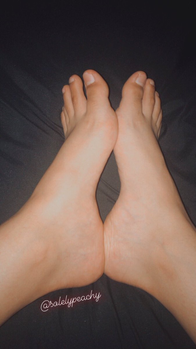 solelypeachy's tweet photo. Goddd i’ve been working out so much, I need a good foot massage 😭💞 
#feet #foot #latinafeet #fitfeet #gymfeet #FOOTFETİSH #footmassage https://t.co/xwHAx5wLPk