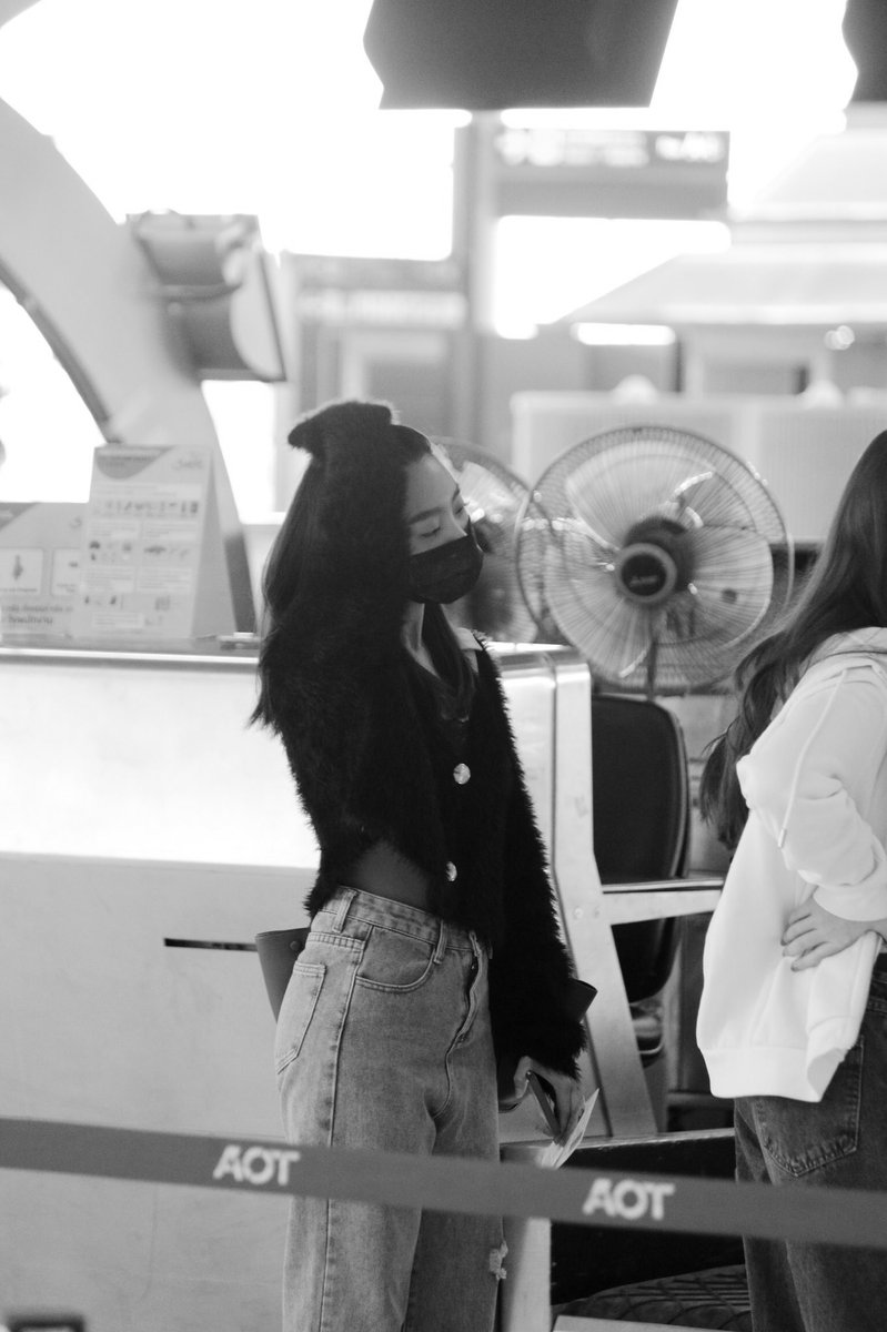 V2Capture's tweet photo. เดินทางปลอดภัยค่ะ ☁️✈️

/🥶 https://t.co/SiSfYO0nSW
