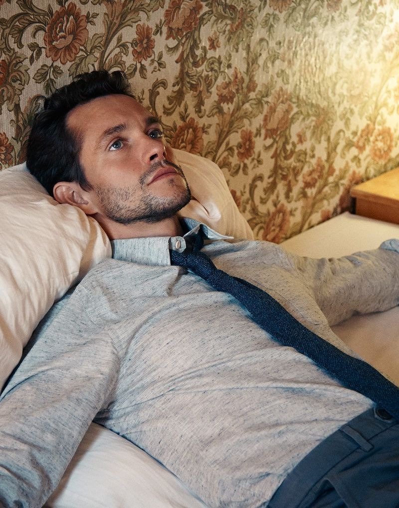 the ugly wallpaper. sir take me to a by-the-hour no-tell motel and have your way with me. lord have mercy.