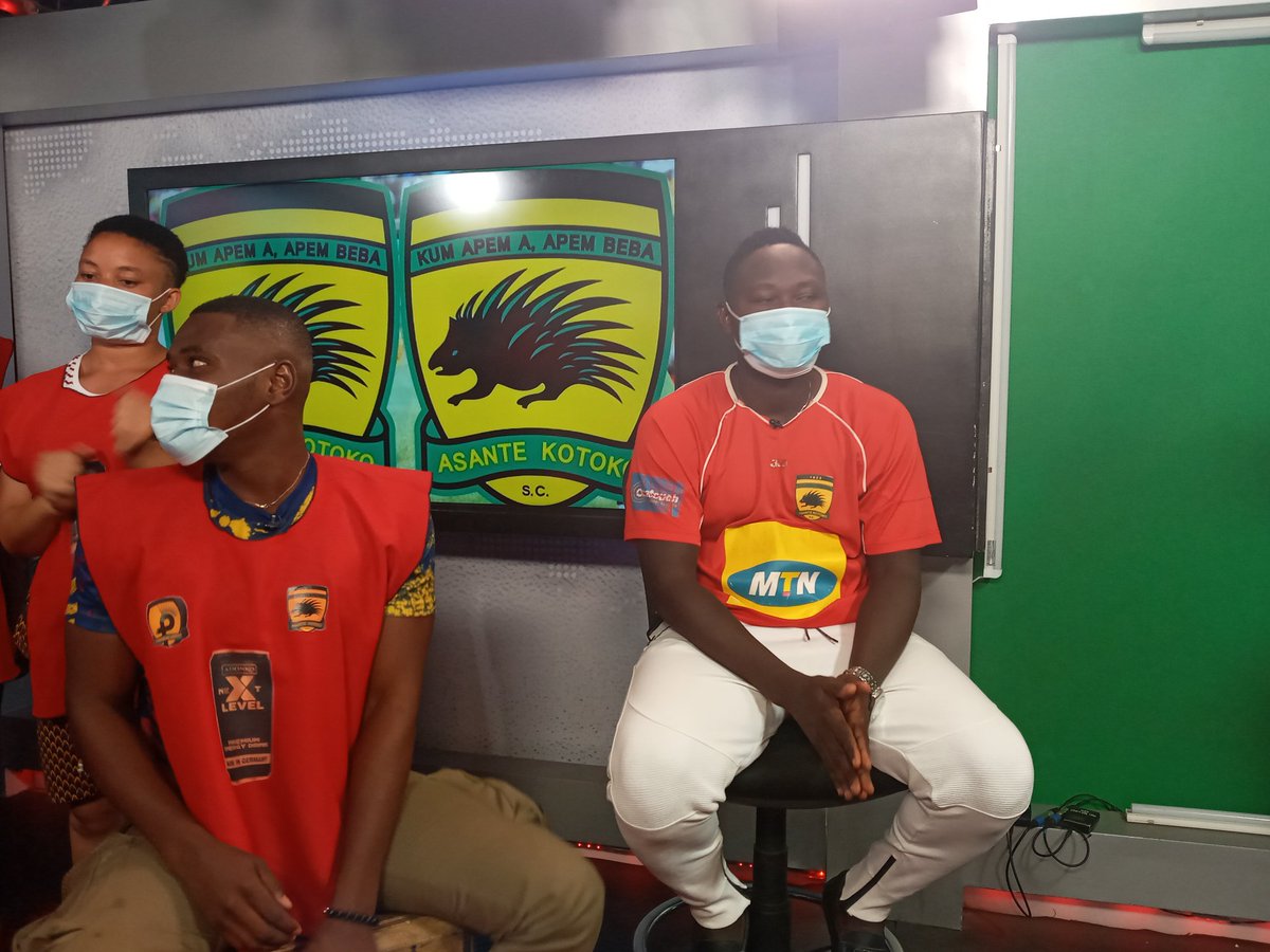 Muftawu_Nabila's tweet photo. @AsanteKotoko_SC former striker Eric Bekoe can't stay calm. The Porcupine Tertiary are in a class of their own. They are phenomenally good. #JoyGPLPrimer @JoySportsGH. https://t.co/YrtdLBbH5R