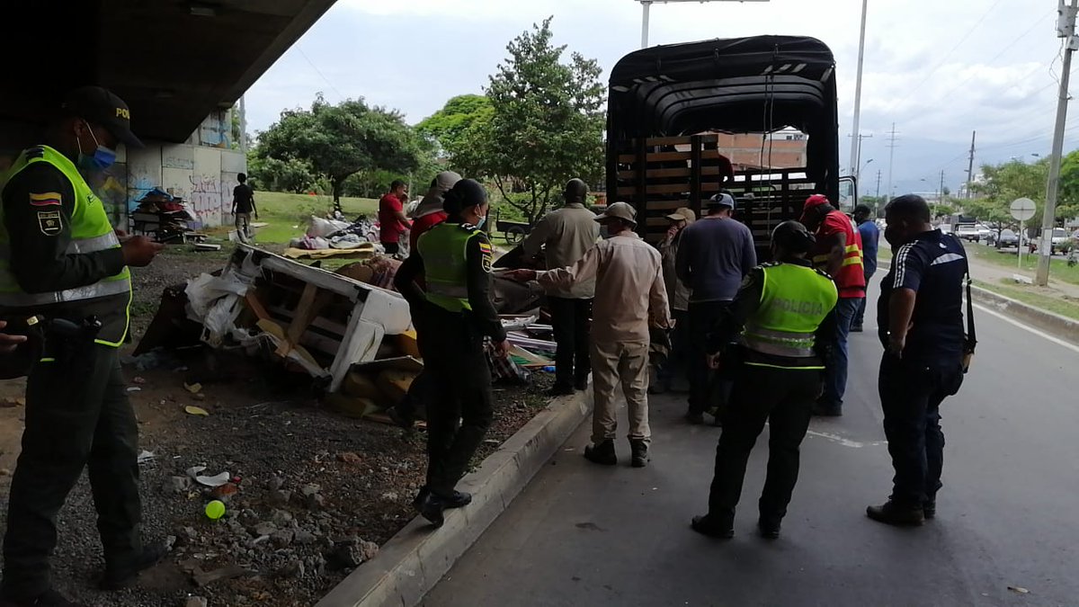 Al final de la jornada, el Comité de Control de Bordes y Proteccion del Medio Ambiente, recuperó un total de 16 puntos intervenidos del espacio público en el municipio de santiago de Cali, desde la Autopista Sur Oriental. iniciando en la Calle 5 hasta el puente de los mil Días.