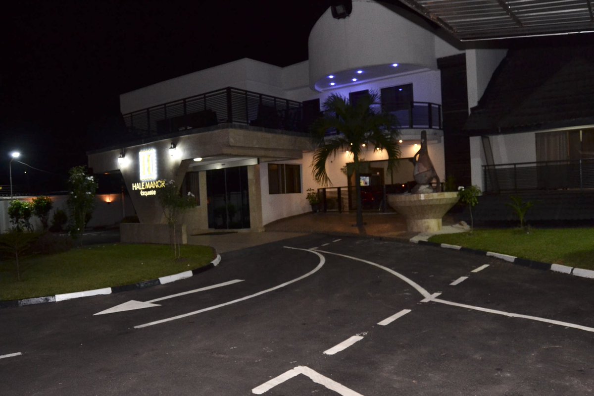 JenniferDuob's tweet photo. My dad turned the home we grew up into a lovely hotel. If you are ever in Benincity, visit Hale Manor, off airport road GRA. Our customer might be on your timeline. https://t.co/xbUP1COcqW