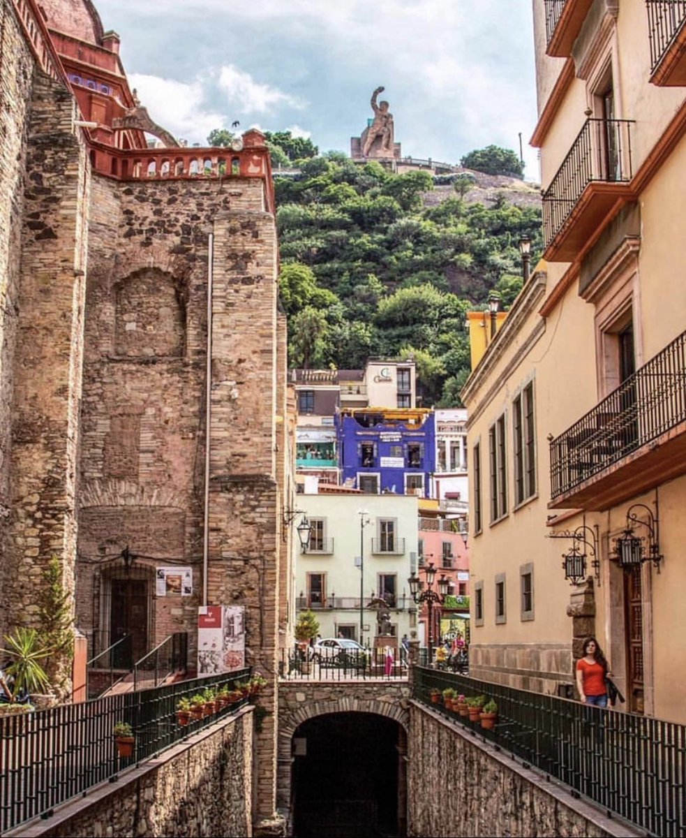 ConxionTuristic's tweet photo. 📍Ya se extraña ir a caminar por Guanajuato 🚶🏽‍♂️🚶🏽‍♂️
📸: @danielmendr https://t.co/dNIVyD8ukD