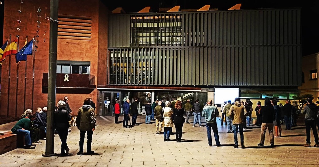 130a concentració <a href="/ANCGelida/">ANC Gelida</a> el dia que ha començat el judici al Dani Gallardo i hem vist el #vídedeo d'<a href="/octuvreCAT/">octuvre</a> 'Marchena podria ser un fatxa disfressat de jutge?' amb la #cançó 'No Passareu' de <a href="/PauAlabajos/">Pau Alabajos</a> #LlibertatPresosPolítics #Gelida #Penede… instagr.am/p/CHQ9J_yBd30/