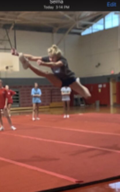 It’s the most wonderful time of the year...... cheer try-outs taking place at NJHS. Look at Senior Holly Batten 😳😳👊👊🎀 🐾