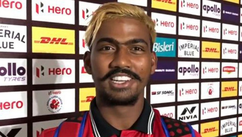 LMDFoot_'s tweet photo. Le 7 octobre 2018, Gourav Mukhi devenait le plus jeune buteur de l'histoire du championnat indien à seulement 16 ans...

Deux mois plus tard et après enquête, le joueur a été suspendu 6 mois pour avoir menti sur son âge réel qui est de 28 ans 😂 https://t.co/SKsM5yhHQf