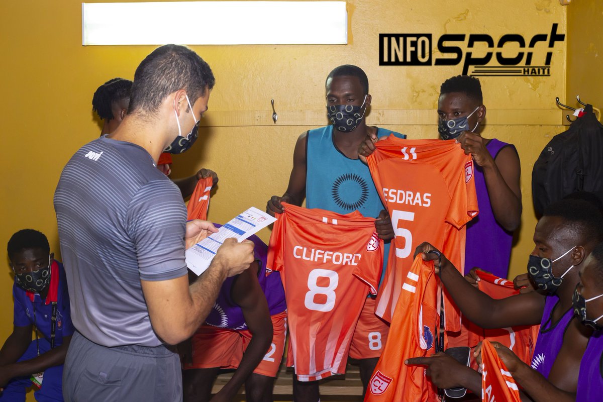 Infosporthaiti's tweet photo. Quelques images du match entre le Waterhouse et l'AFC à Jamaïque!  
#FollowISH
#football
#ConcacafLeague https://t.co/trY7ste7XX