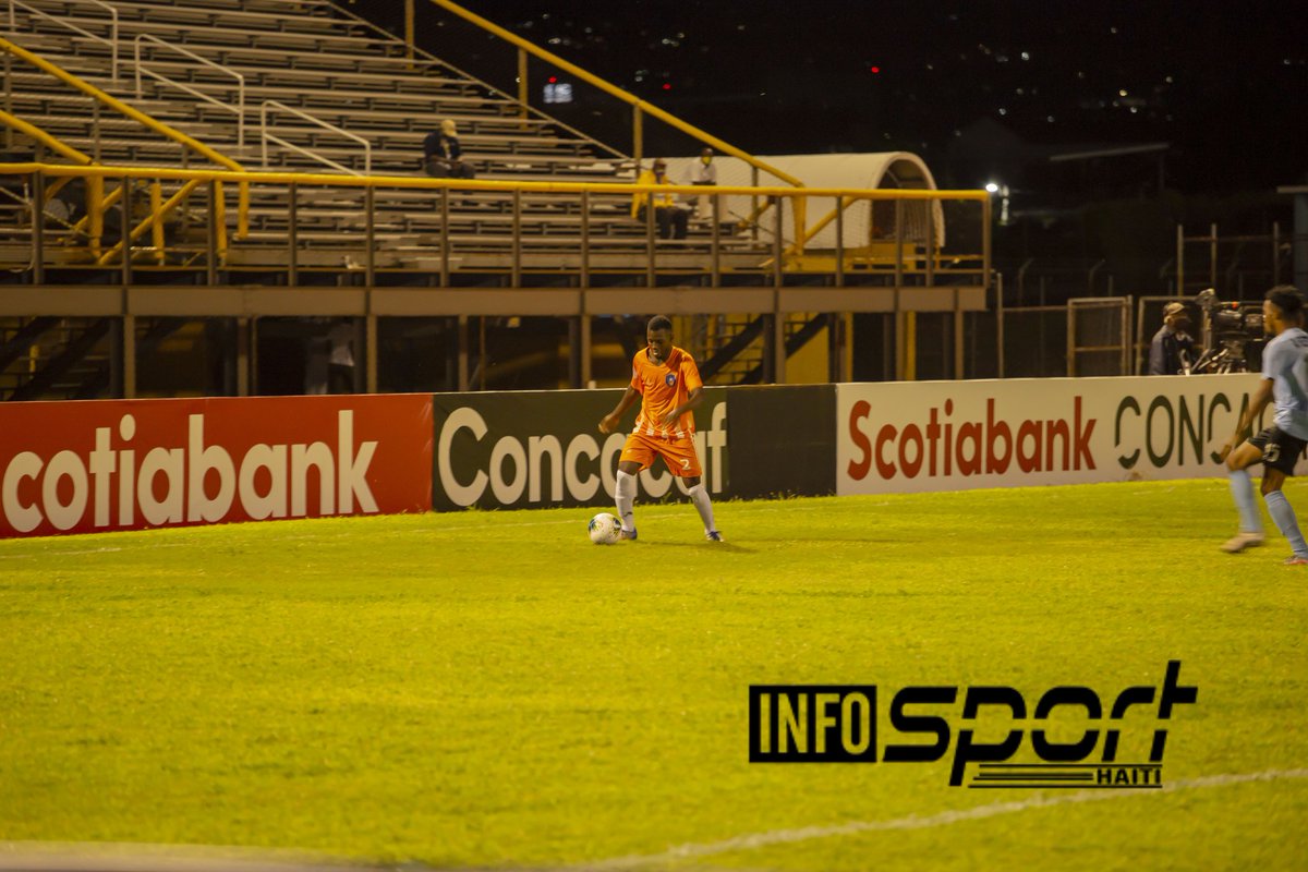 Infosporthaiti's tweet photo. Quelques images du match entre le Waterhouse et l'AFC à Jamaïque!  
#FollowISH
#football
#ConcacafLeague https://t.co/trY7ste7XX