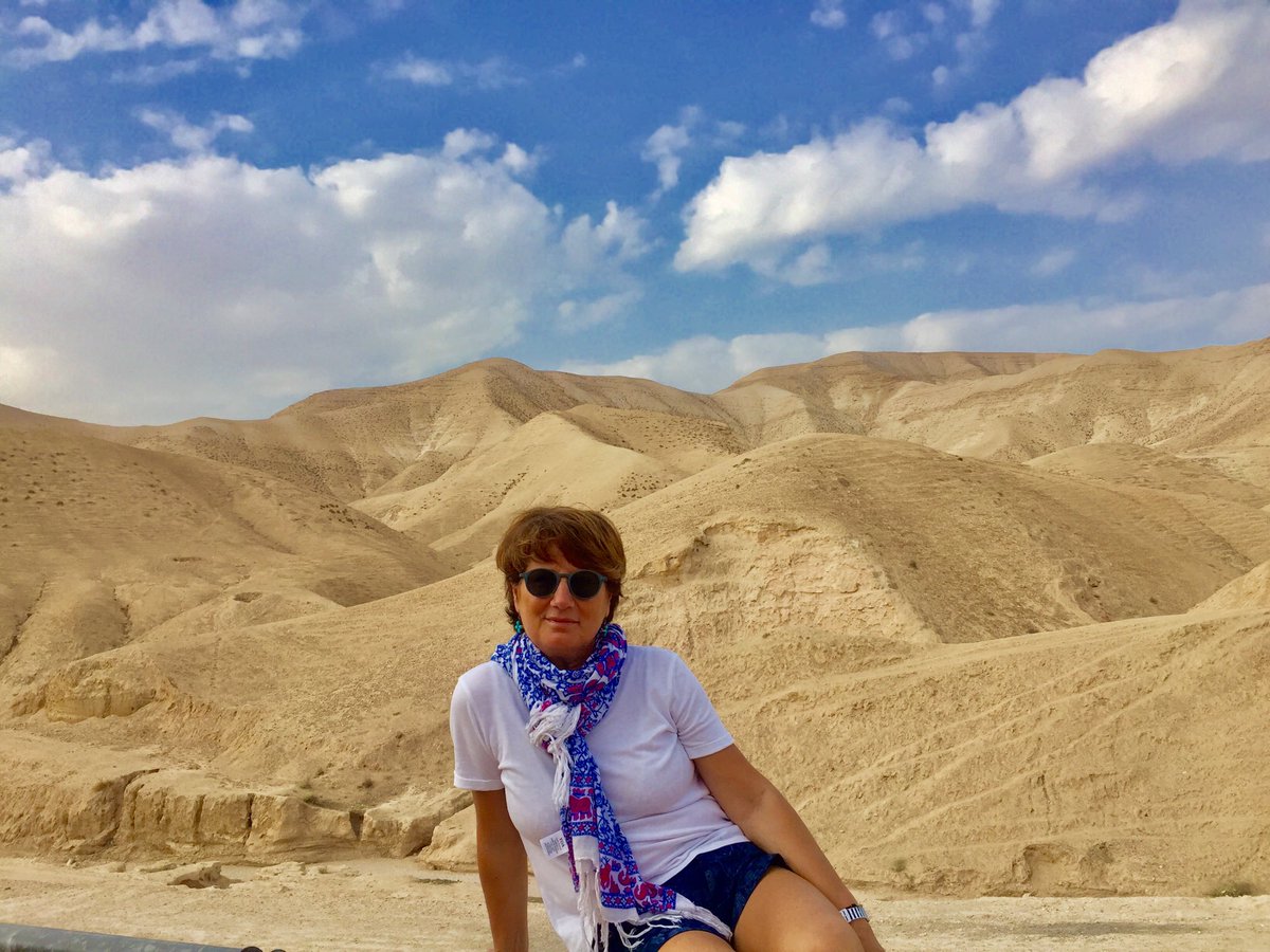FioreSaullo's tweet photo. In the desert u can remember your name https://t.co/fgesVI3JuC