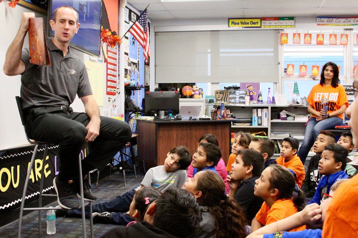 Ducks_SCORE's tweet photo. #FlashbackFriday one year ago to our incredible time at Danbrook Elementary for our #ReadingIsTheGoal Day! https://t.co/n6Lqp3BQrZ