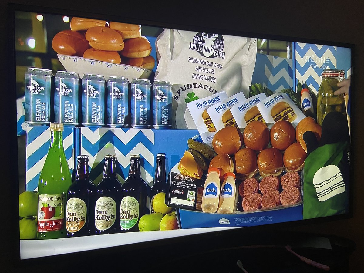 DanKellysCider's tweet photo. We’re extremely proud to be on the shelves of many great Irish businesses around Ireland &amp; one of those is Bujo Burger in Sandymount in Dublin. A MASSIVE thank you to everyone there for featuring us on your stall on the #LateLate Show this evening😀 #shoplocal #buyirish #latelate https://t.co/shfkgEgSJK