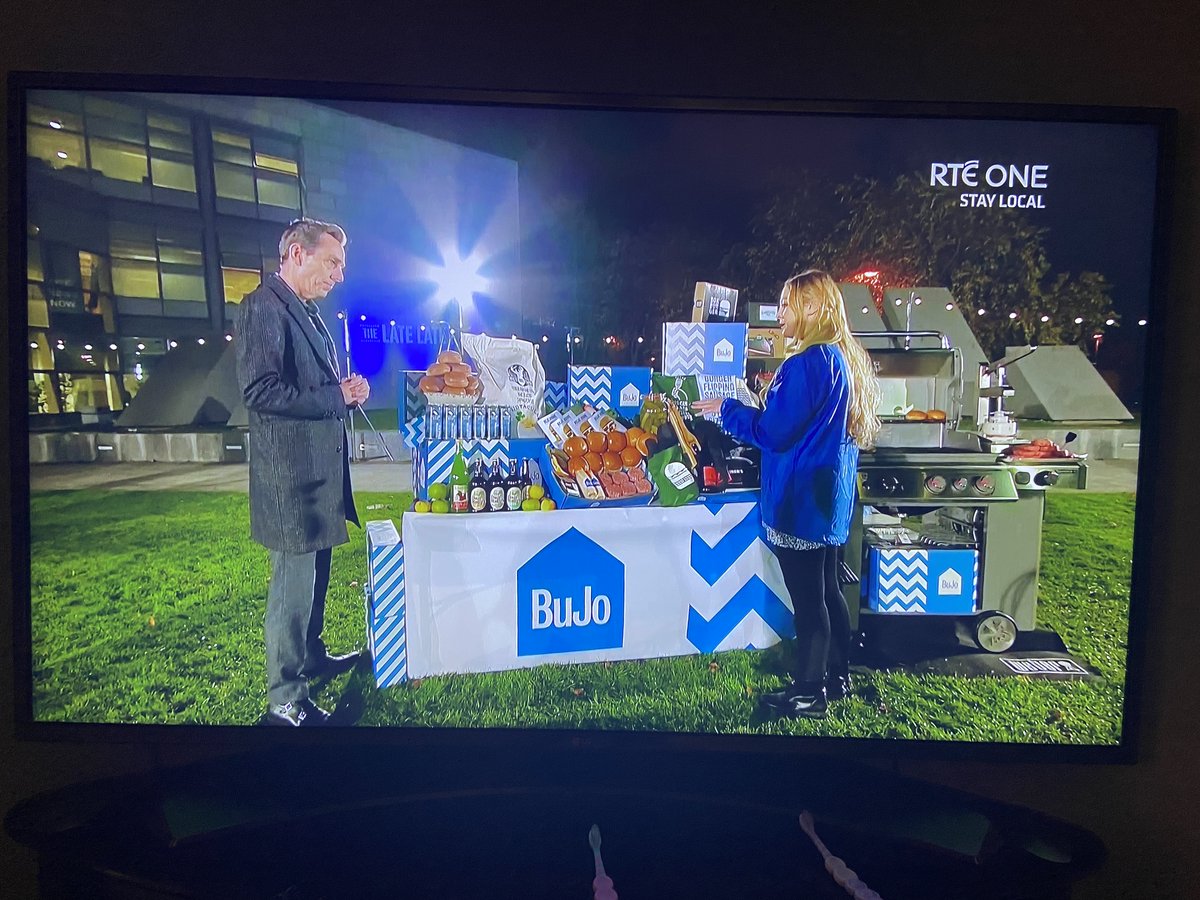 DanKellysCider's tweet photo. We’re extremely proud to be on the shelves of many great Irish businesses around Ireland &amp; one of those is Bujo Burger in Sandymount in Dublin. A MASSIVE thank you to everyone there for featuring us on your stall on the #LateLate Show this evening😀 #shoplocal #buyirish #latelate https://t.co/shfkgEgSJK