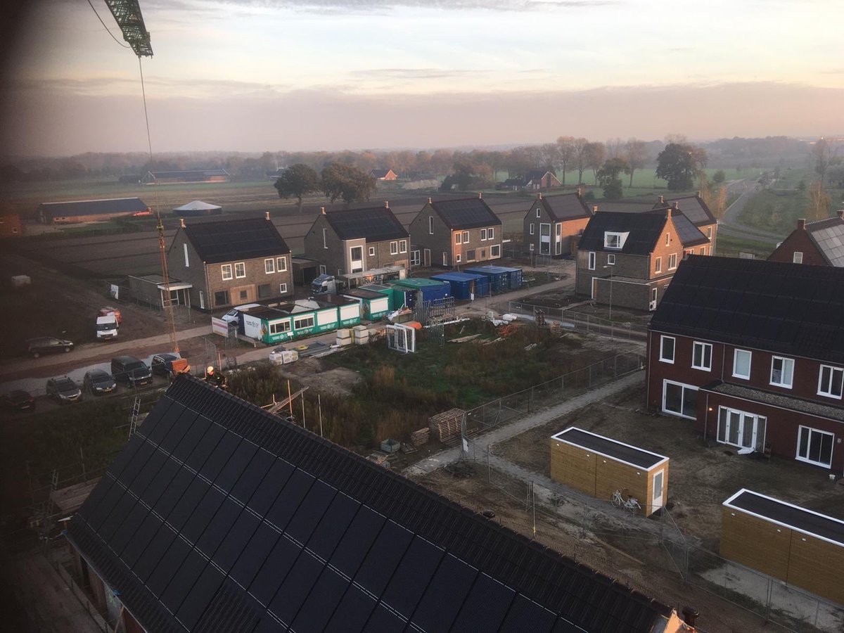 bouwmij's tweet photo. @BouwmijJanssen Cluster 4  in Venray, fase 1 bijna afgerond en fase 2 in volle gang. https://t.co/3QKdAtGLBv