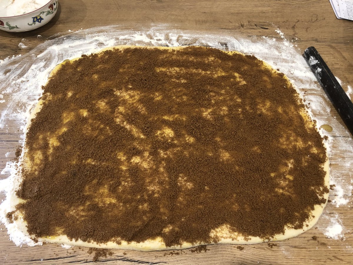GabrielleWang's tweet photo. Making yummy cinnamon scrolls. And into the oven they go. #abclife https://t.co/b4tyyPajtj
