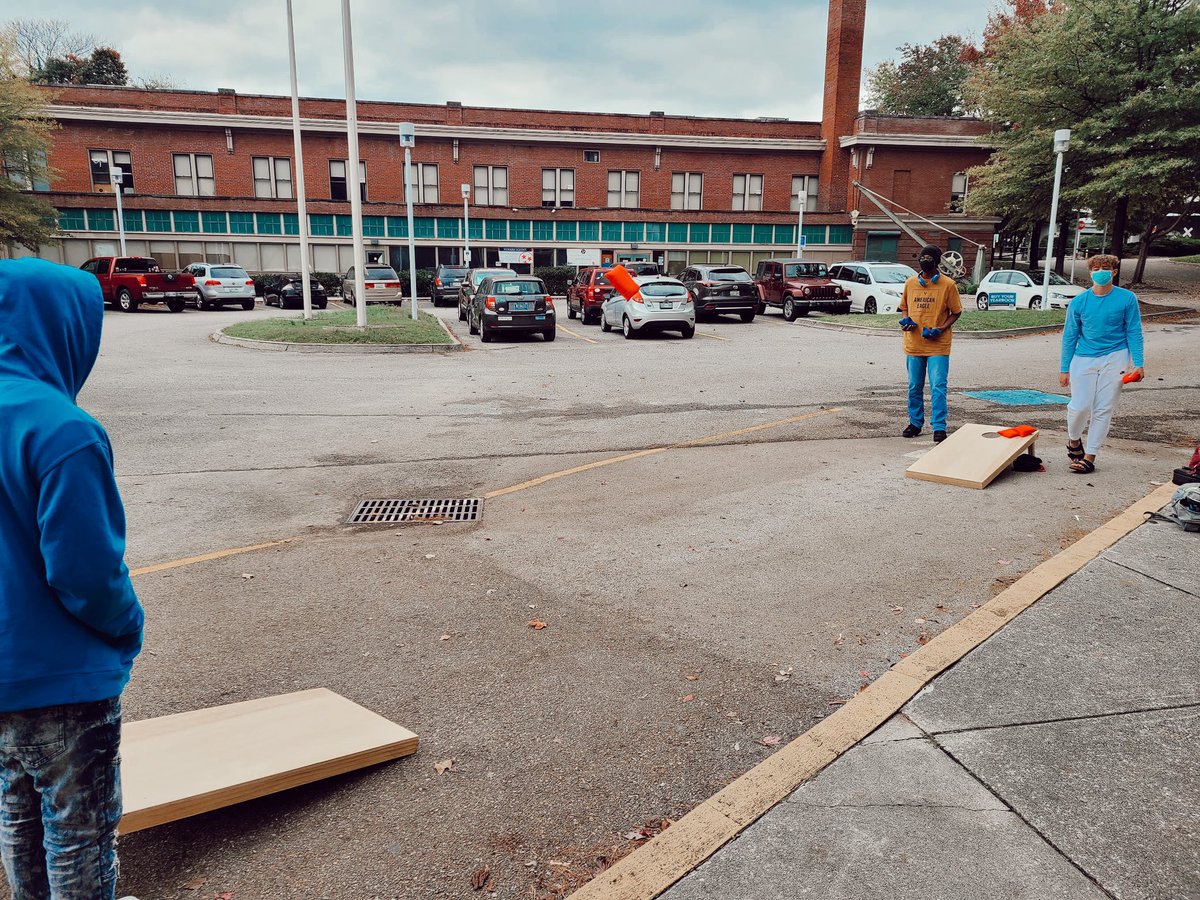 We had so much fun at the Plaza Pop Up party with you guys!! What was your favorite decades themed song? 🥳✨💃